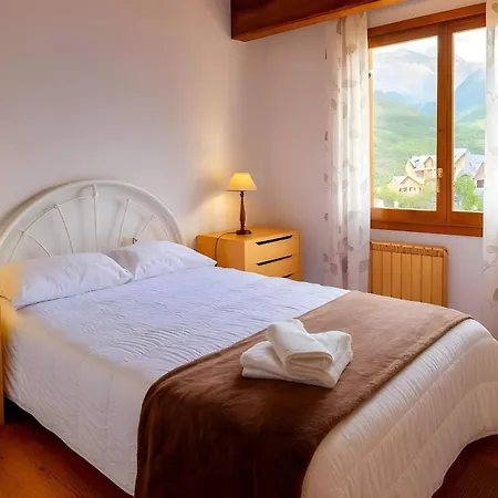 Duplex Mountain Views Sleeps 5 Apartment Vielha e Mijaran