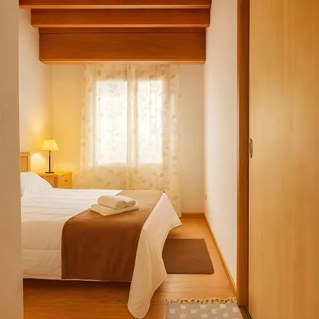 Duplex Mountain Views Sleeps 5 Apartment